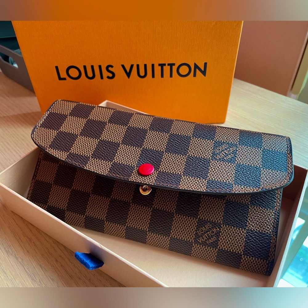 Authentic Louis Vuitton Emilie wallet